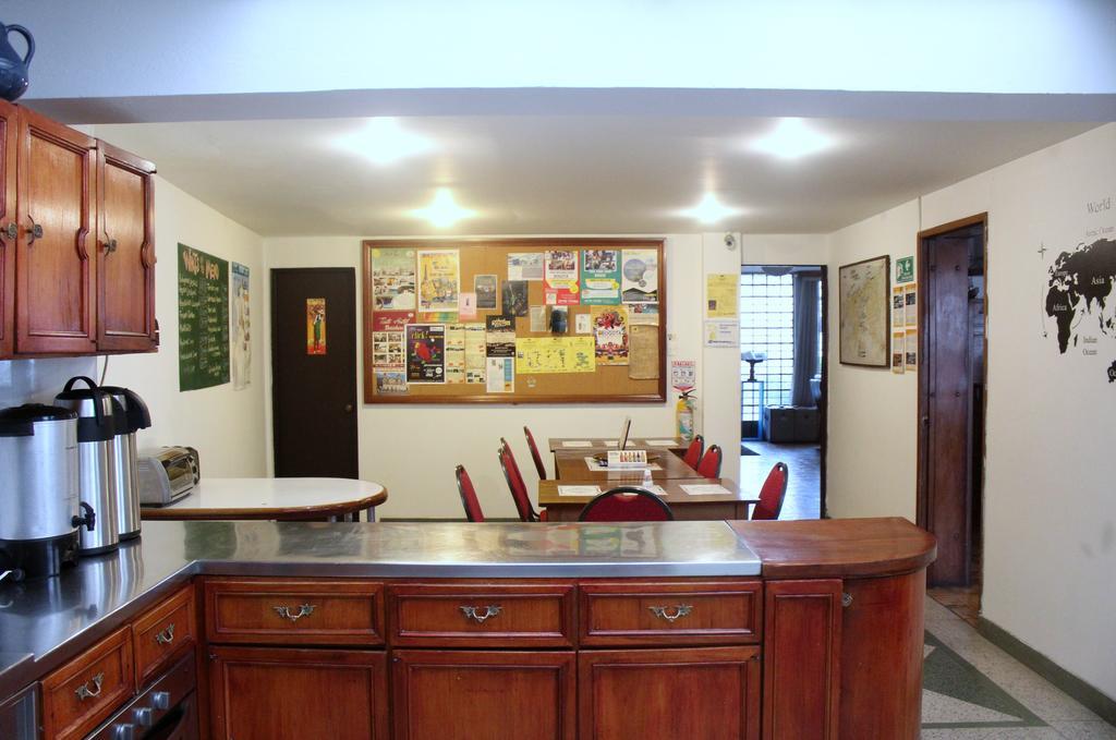 Hostal La Pinta Bogota Exterior photo
