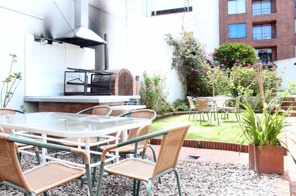 Hostal La Pinta Bogota Exterior photo