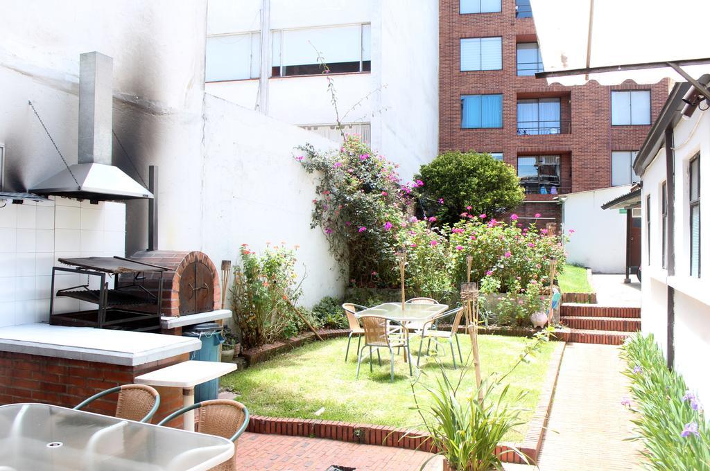 Hostal La Pinta Bogota Exterior photo