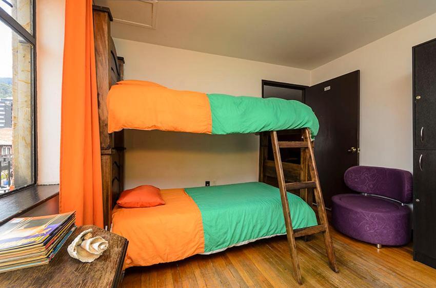 Hostal La Pinta Bogota Exterior photo