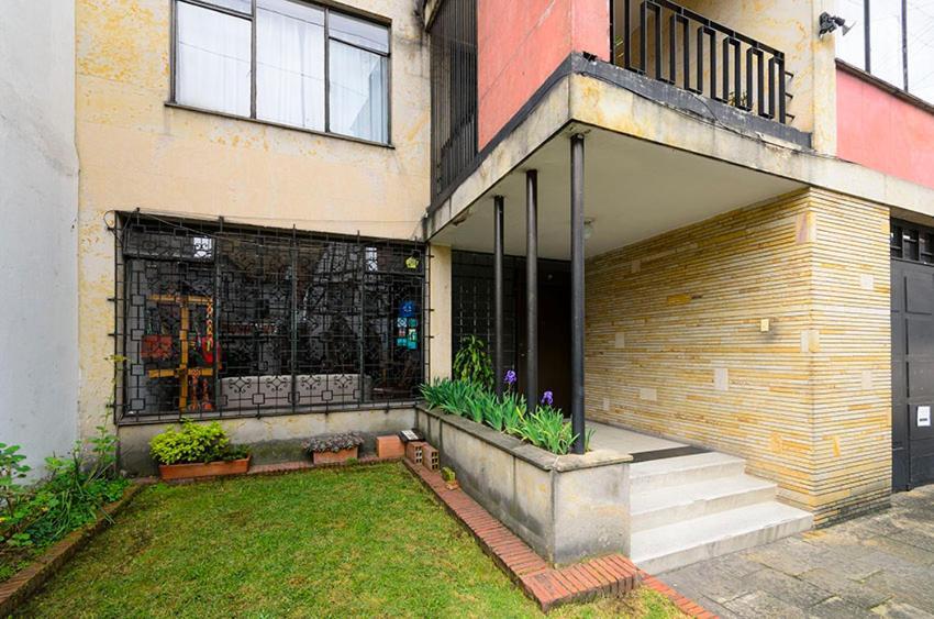Hostal La Pinta Bogota Exterior photo