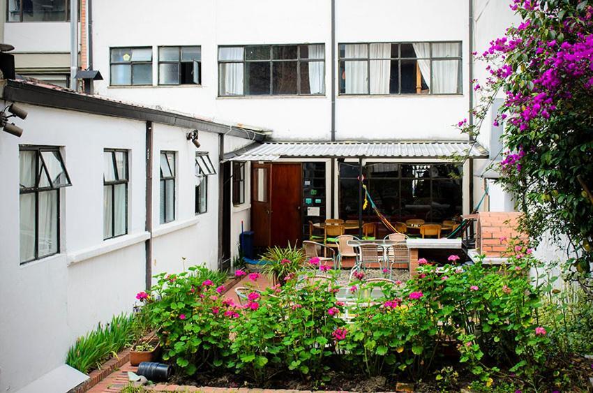 Hostal La Pinta Bogota Exterior photo
